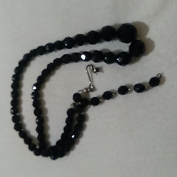 Antique black glass bead necklace with diamond clasp - Picture 5 of 5